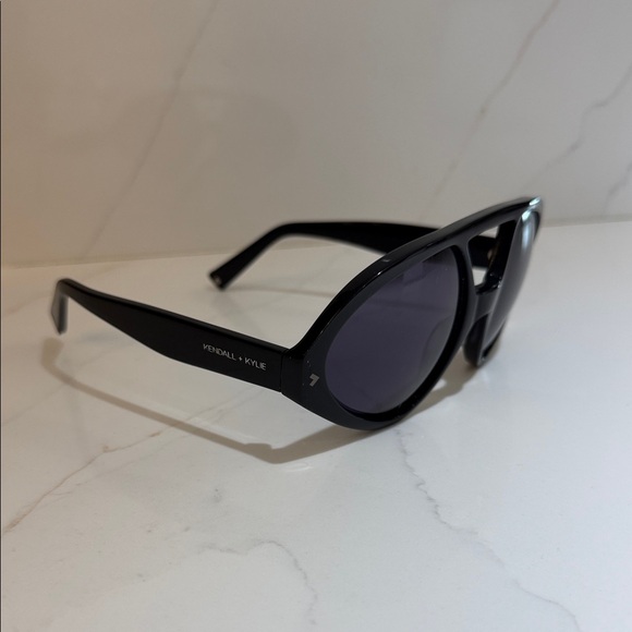 Kendall & Kylie Black Sunglasses - Picture 3 of 8